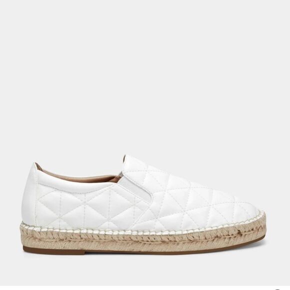 AEROSOLES FAUX LEATHER THE MARINE IN SIZE 5 1/2 NWOT FLAT HEEL PERFECT EVERYDAY - Picture 1 of 6